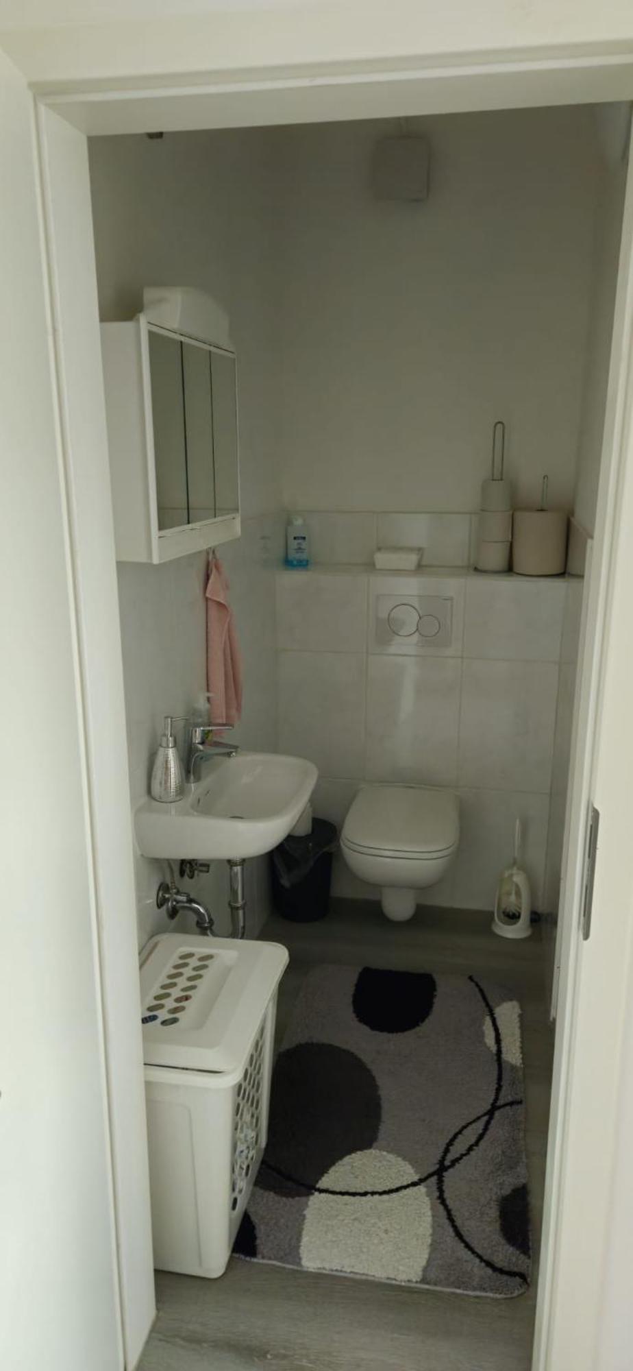Klein Aber Fein - Keine Dusche - No Shower * Hannover