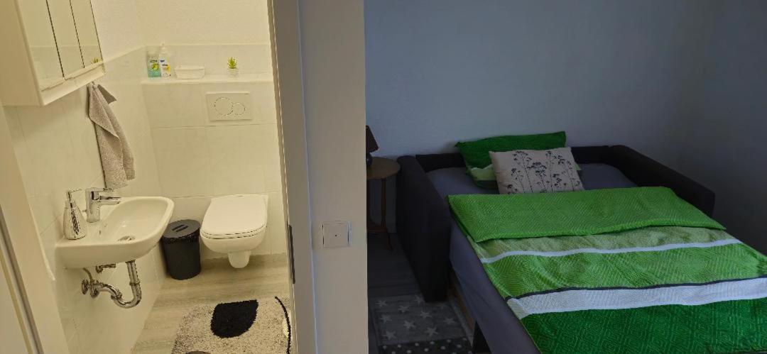 Klein Aber Fein - Keine Dusche - No Shower * Hanóver